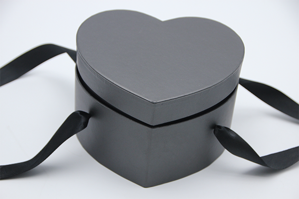 CC-30 Cylindrical box-Heart